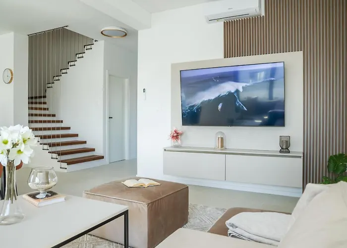 Βίλα Lang - A House *